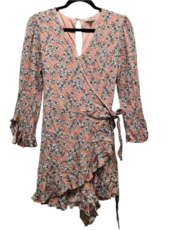 Entro Pants - EUC Entro Pink Floral Wrap Romper Women’s Size Large